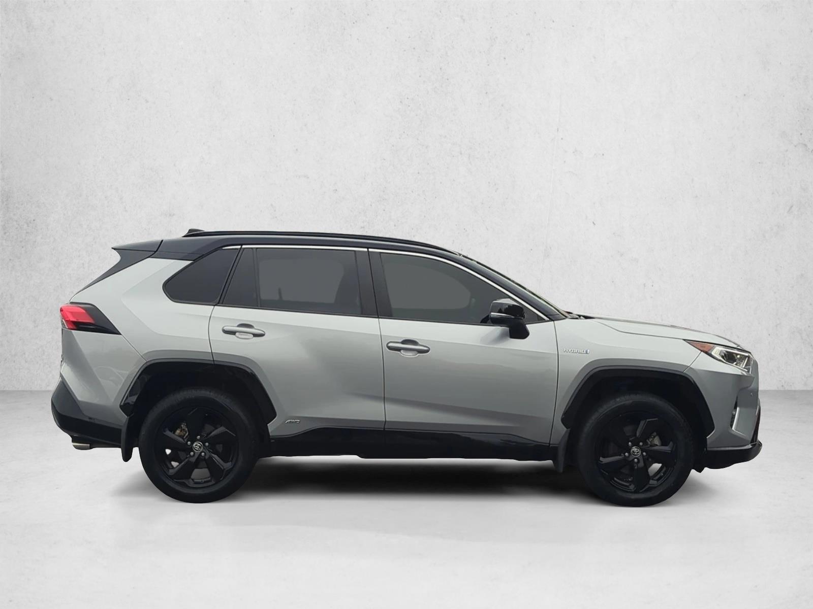 2019 Toyota RAV4 Hybrid XSE photo 4