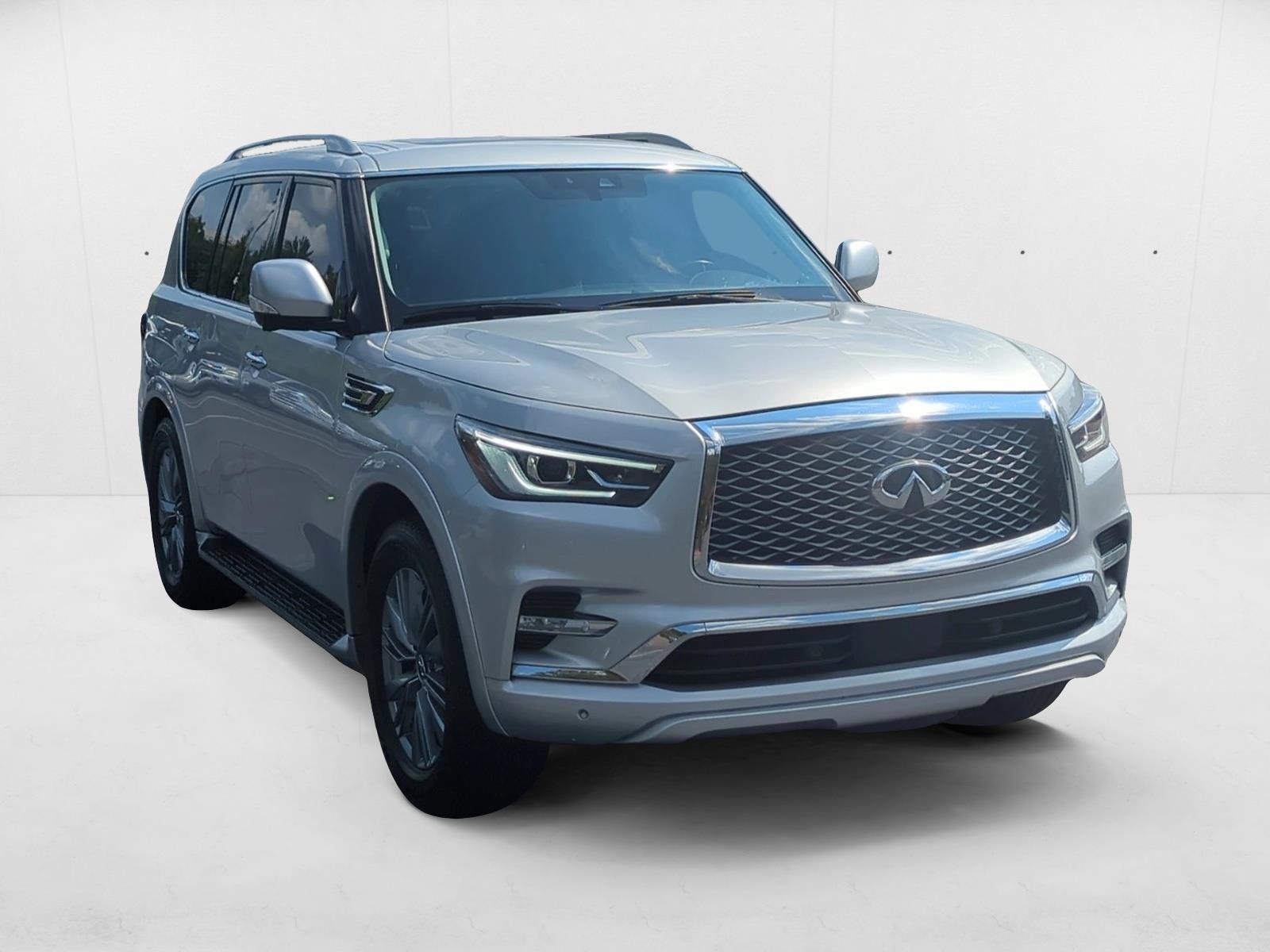 2021 Infiniti QX80 Luxe photo 3