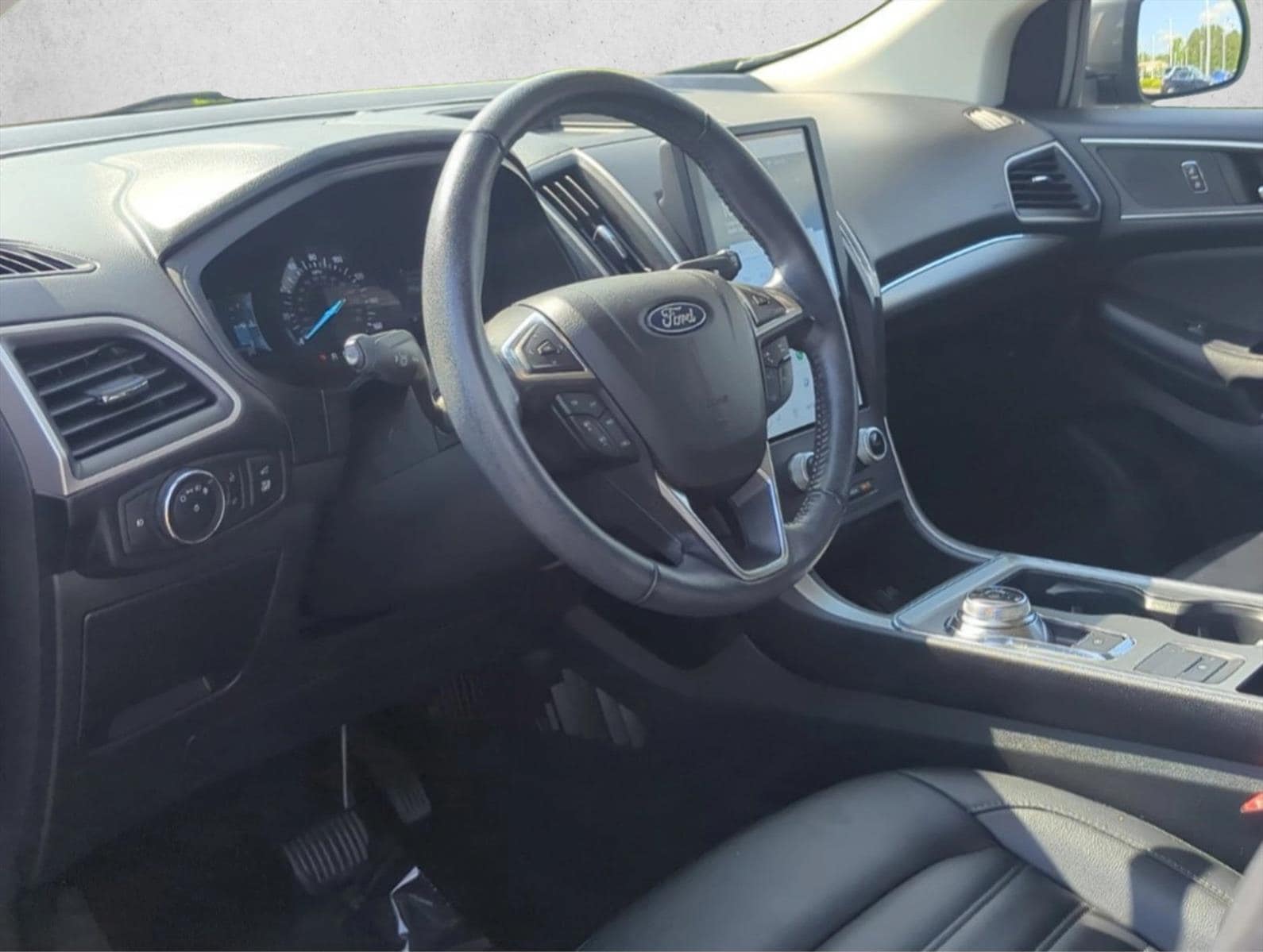 2022 Ford Edge SEL - Photo 9