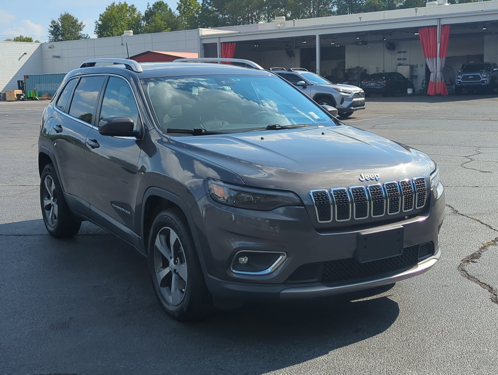 2019 Jeep Cherokee Limited photo 2