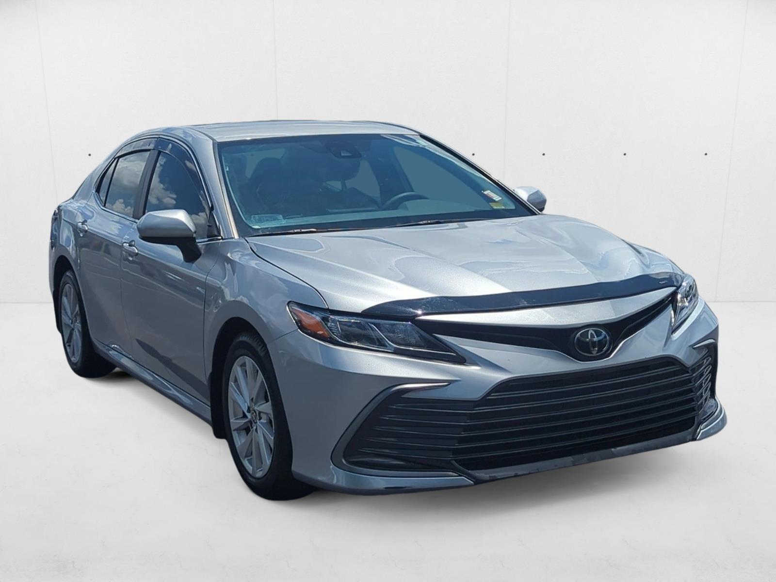 2023 Toyota Camry LE photo 3