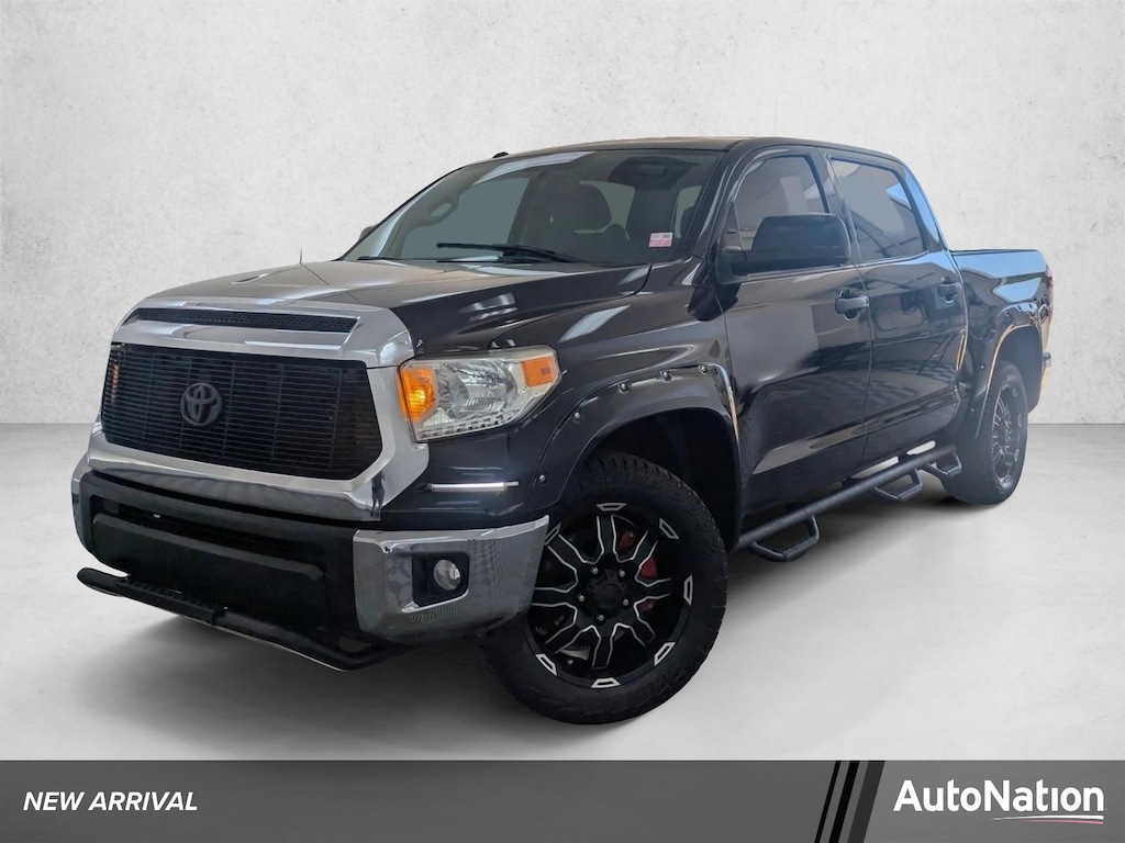 Used 2017 Toyota Tundra SR5 5.7L V8 w/FFV Truck CrewMax