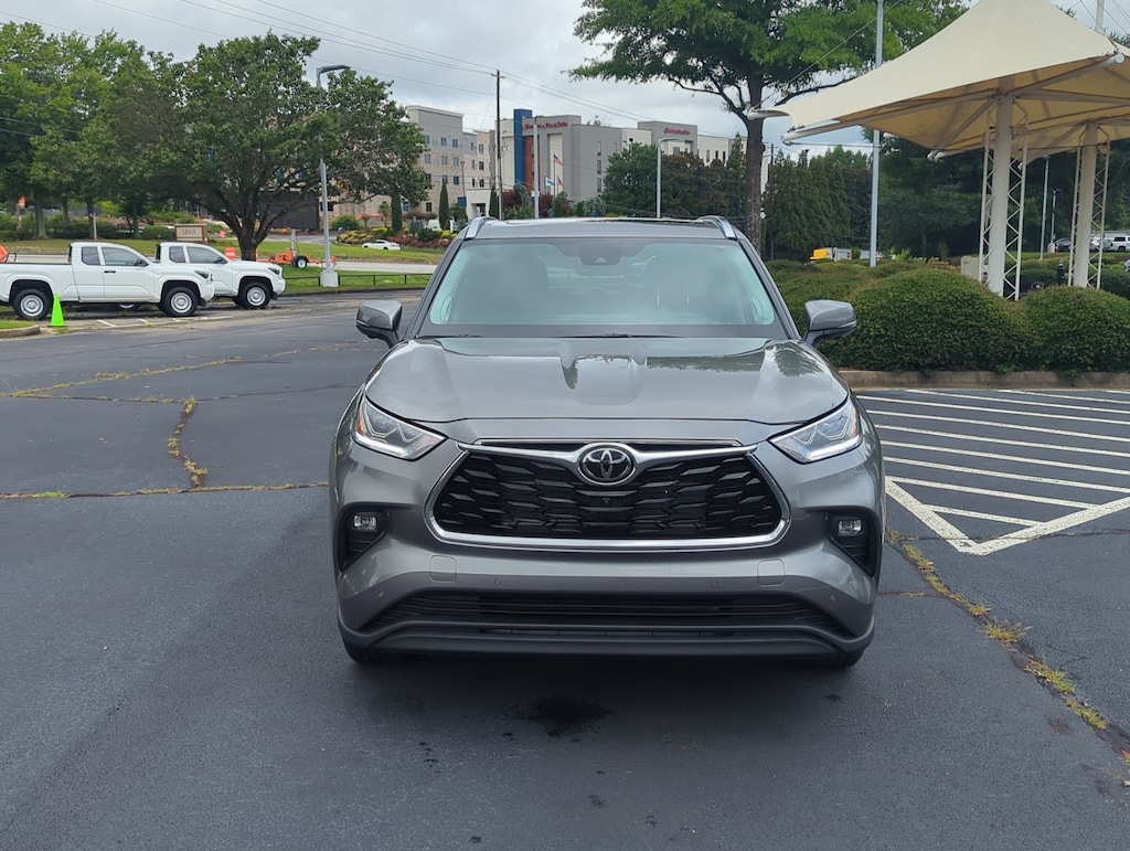 Used 2026 Toyota Highlander Hybrid Limited SUV