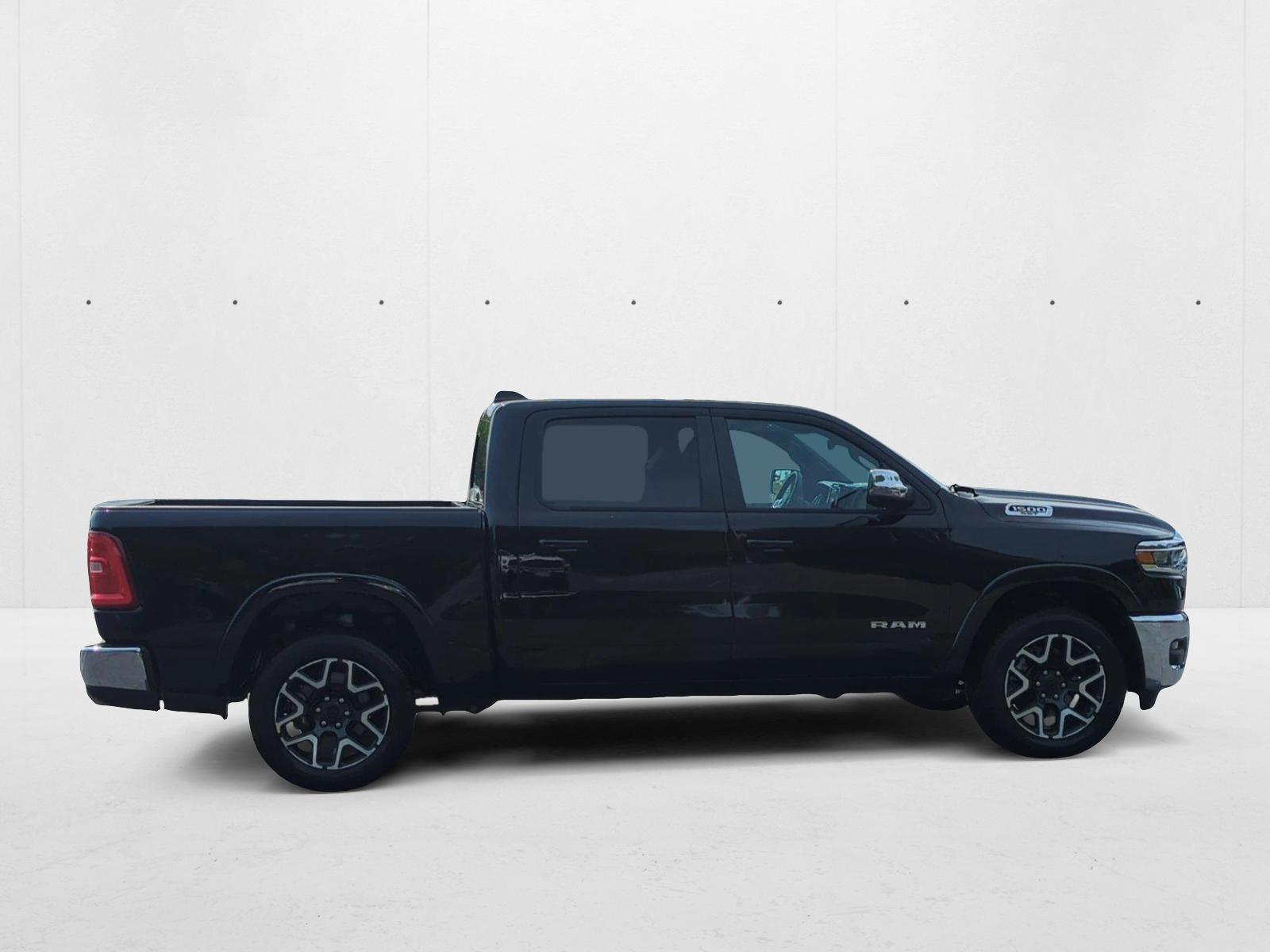 2025 Ram 1500 Laramie photo 4