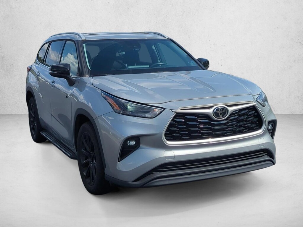 Used 2022 Toyota Highlander XLE SUV