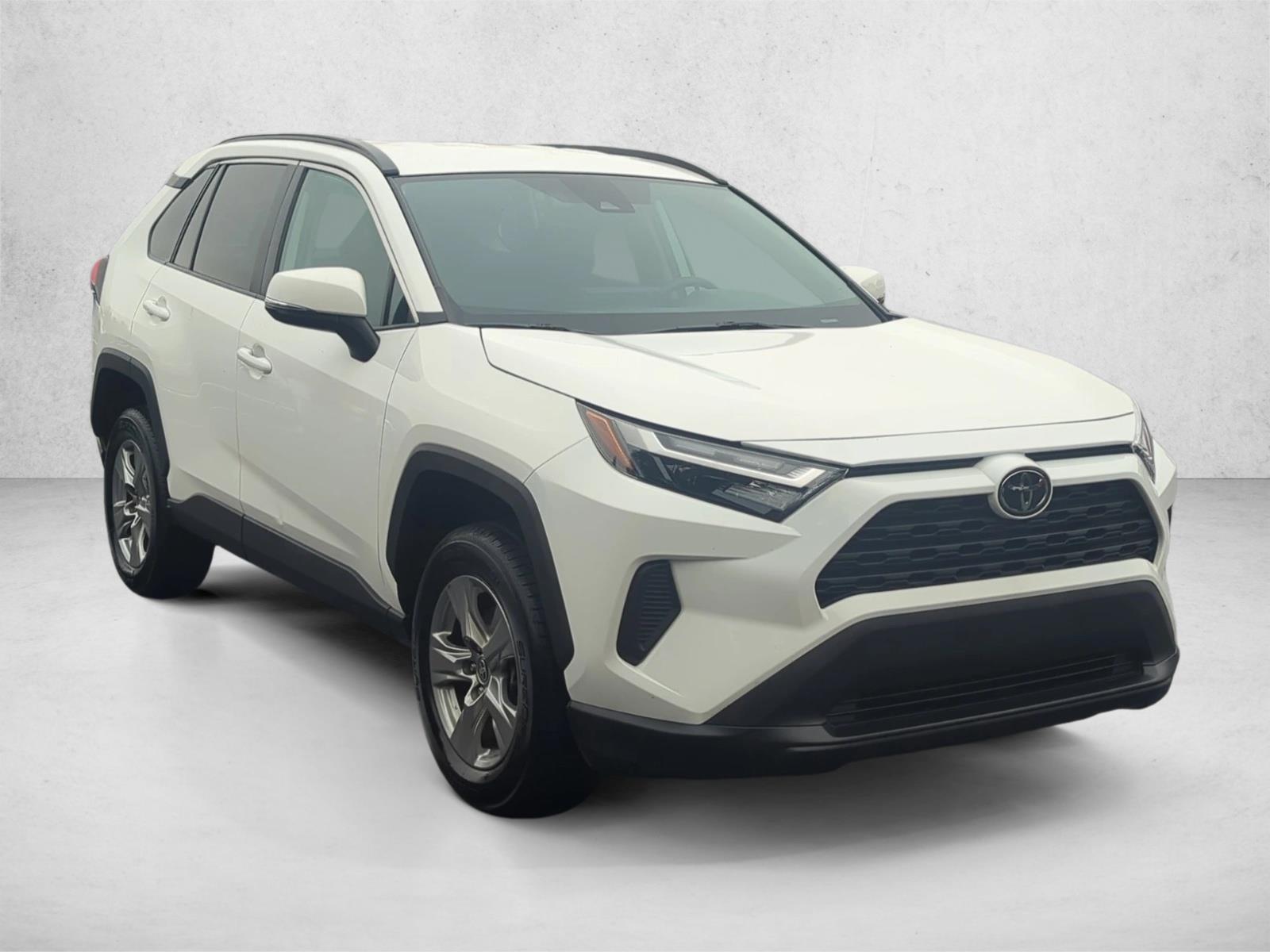 2024 Toyota RAV4 XLE photo 2