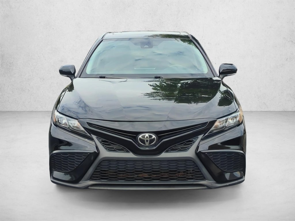 Used 2021 Toyota Camry SE Sedan