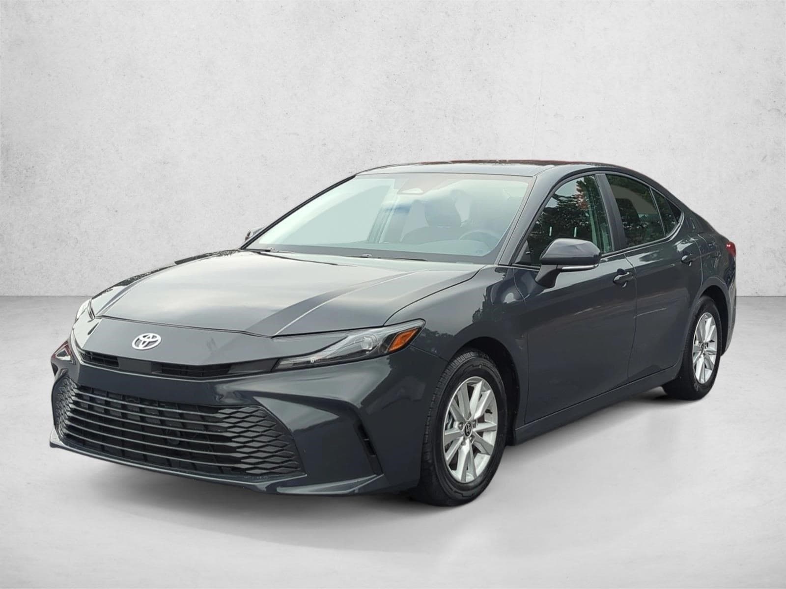 2025 Toyota Camry LE's photo