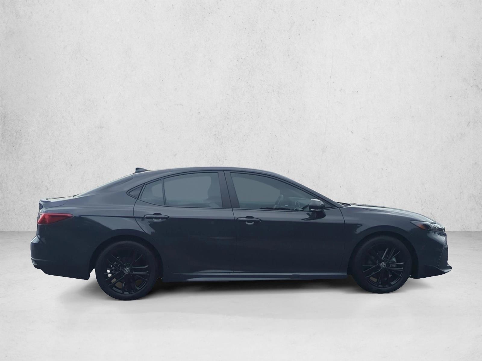 2025 Toyota Camry SE photo 4