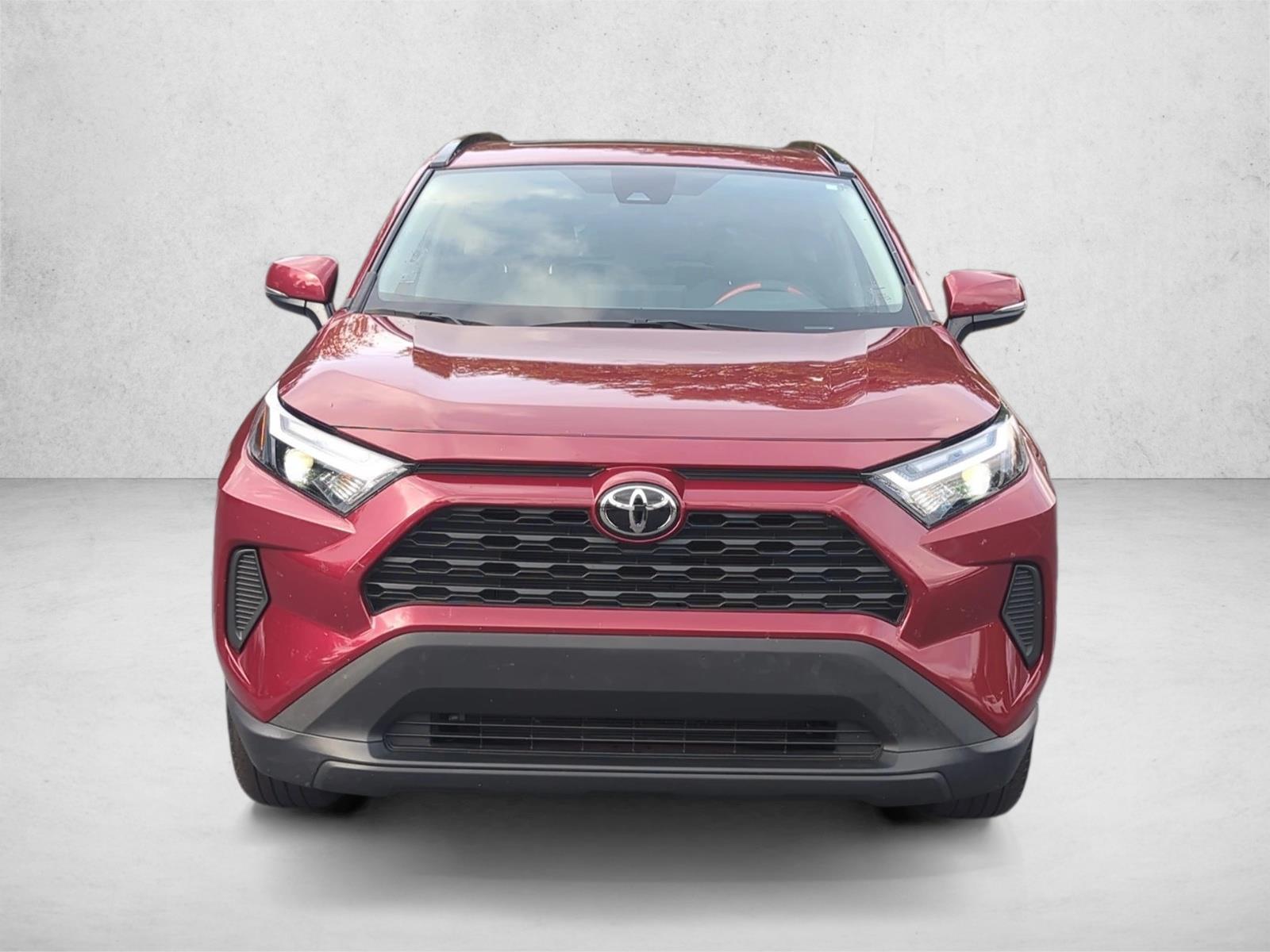 2022 Toyota RAV4 XLE photo 2