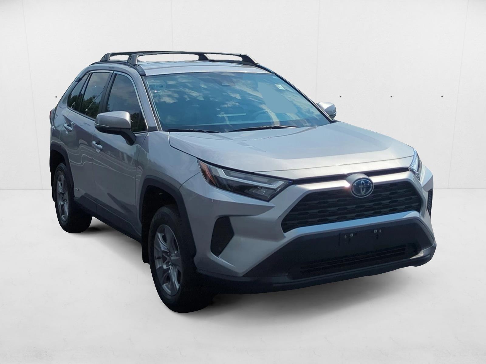 2024 Toyota RAV4 Hybrid XLE photo 3