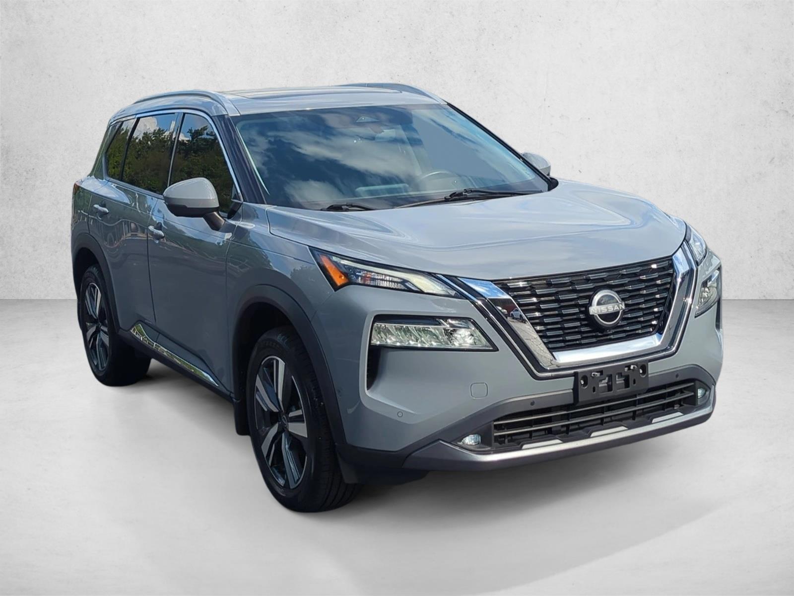 2022 Nissan Rogue SL photo 3
