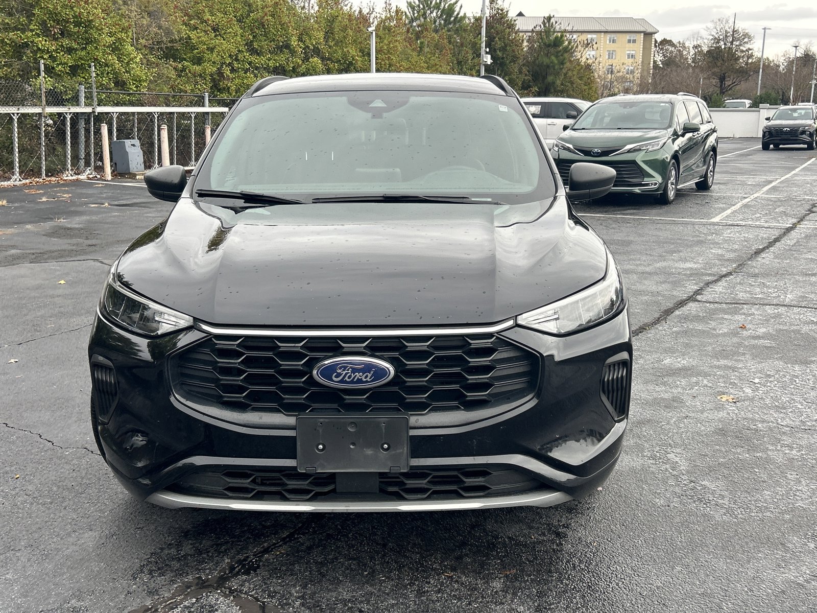 2023 Ford Escape ST-Line photo 2