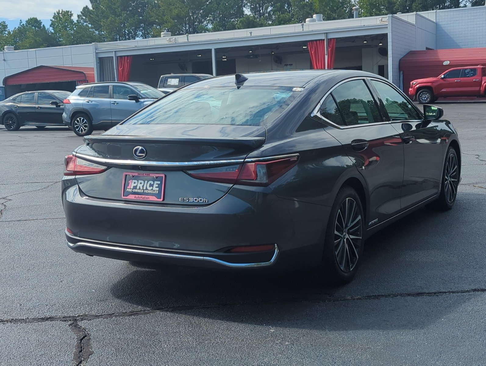 2022 Lexus ES 300h photo 4