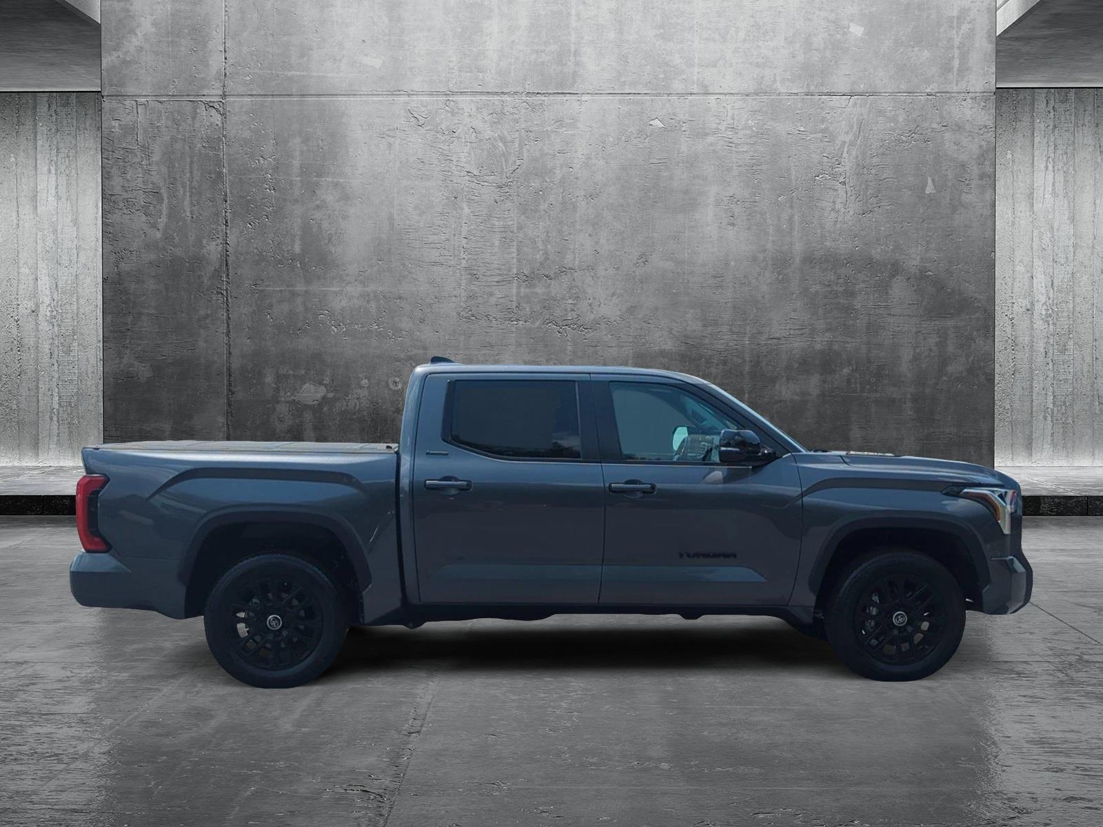 2024 Toyota Tundra Limited CrewMax photo 4