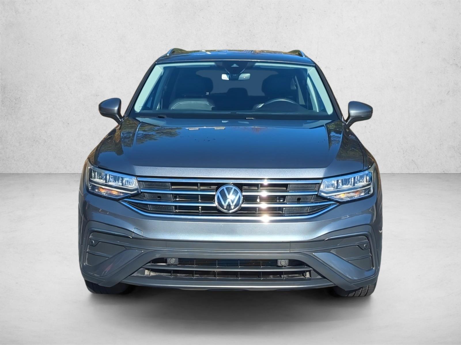 2022 Volkswagen Tiguan SE photo 2