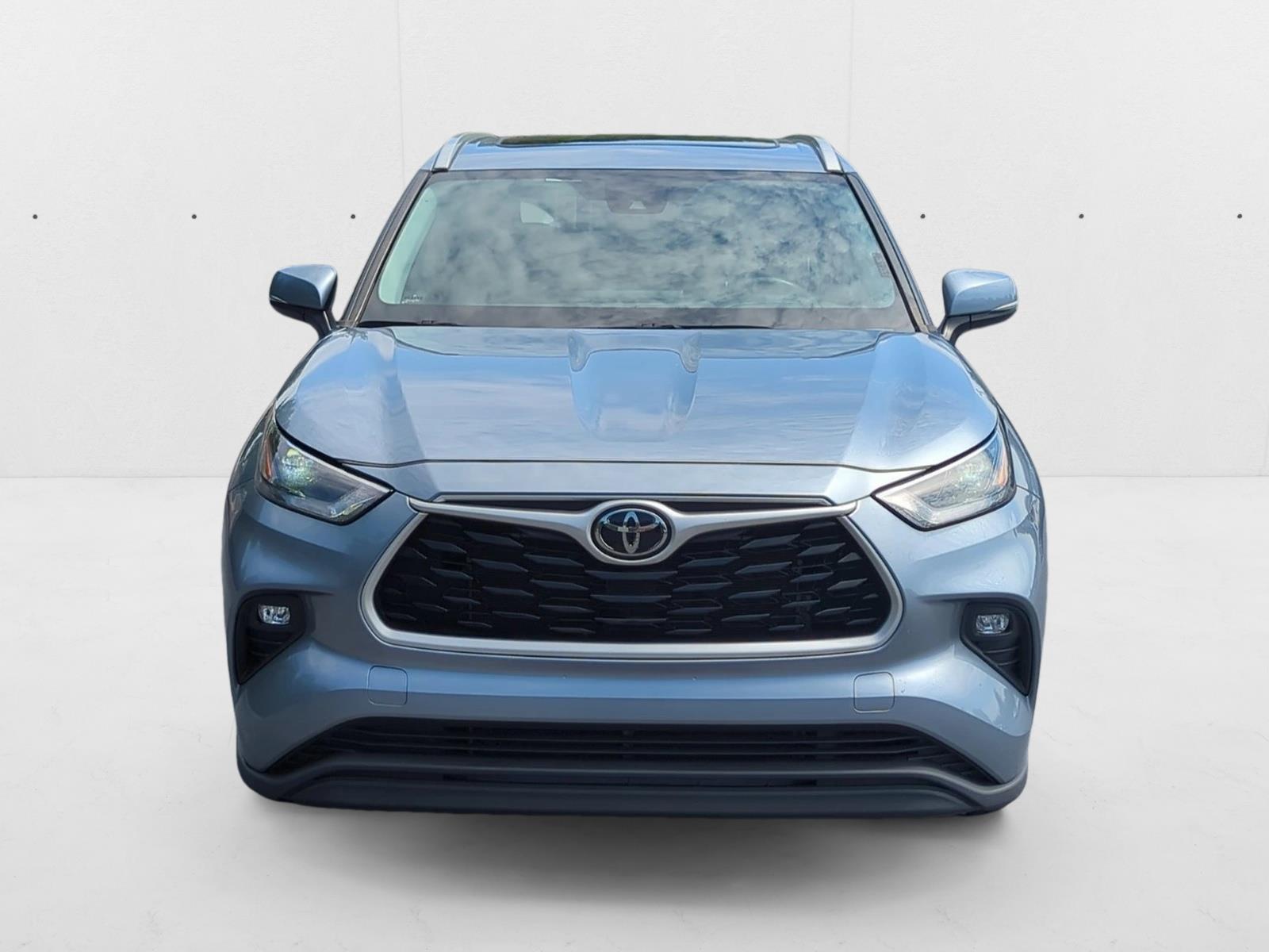 2023 Toyota Highlander XLE photo 2