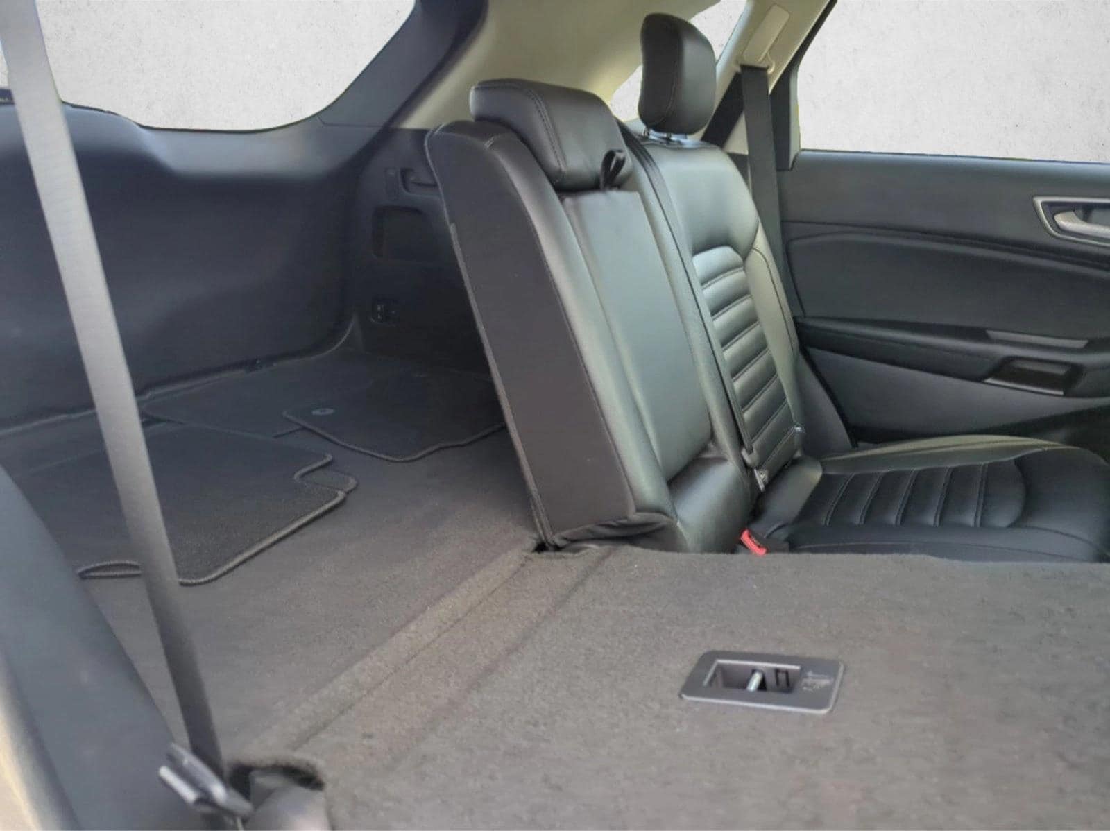 2022 Ford Edge SEL - Photo 23