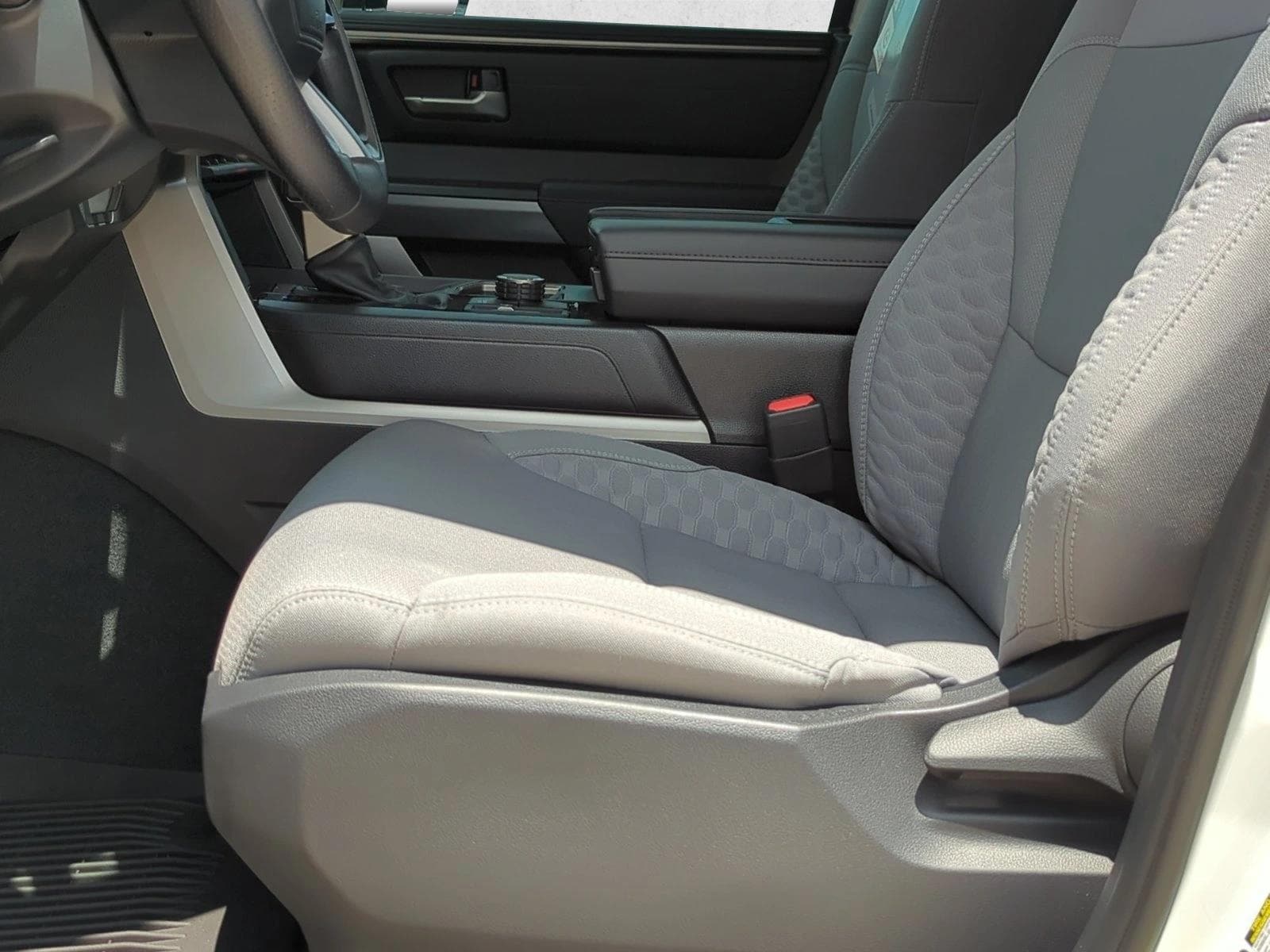 2024 Toyota Tundra SR5 - Photo 16