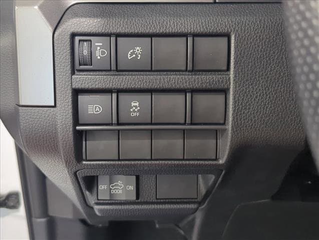 2025 Toyota Tacoma SR5 - Photo 14