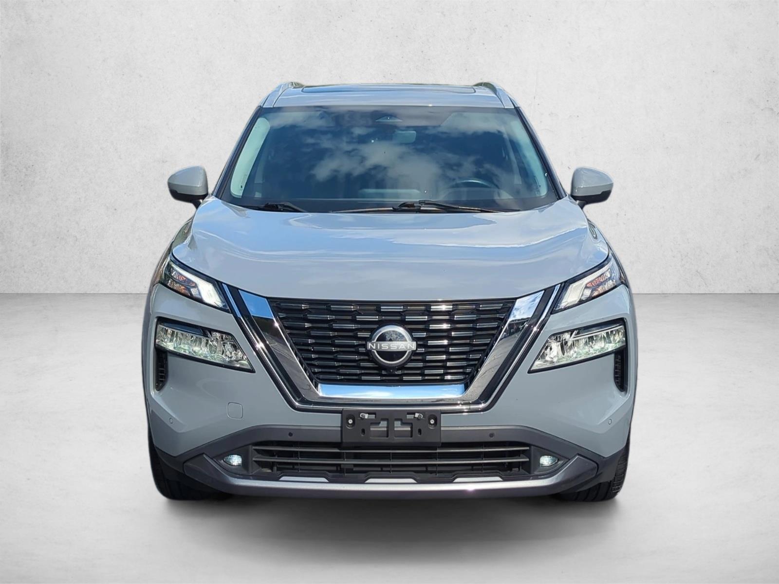 2022 Nissan Rogue SL photo 2