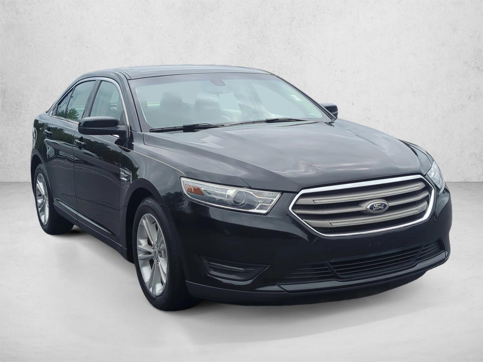 2013 Ford Taurus SEL photo 3