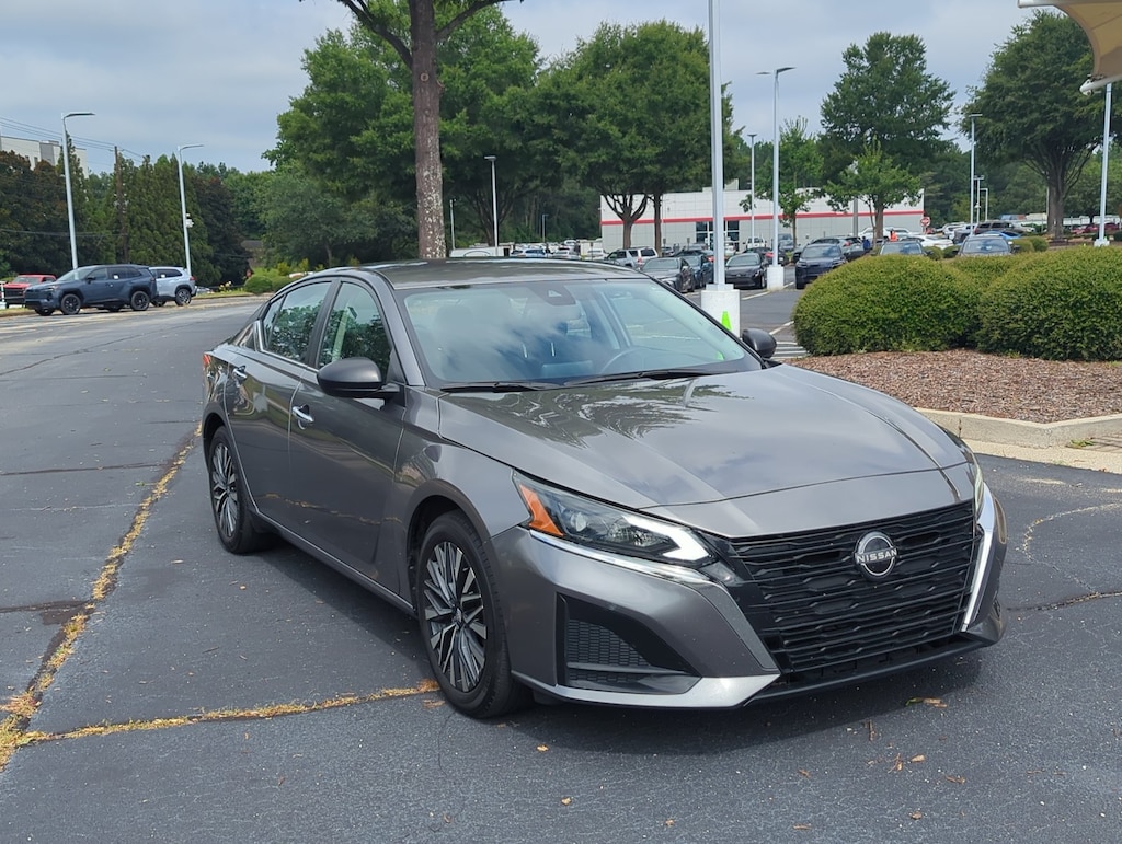 Used 2024 Nissan Altima 2.5 SV Sedan