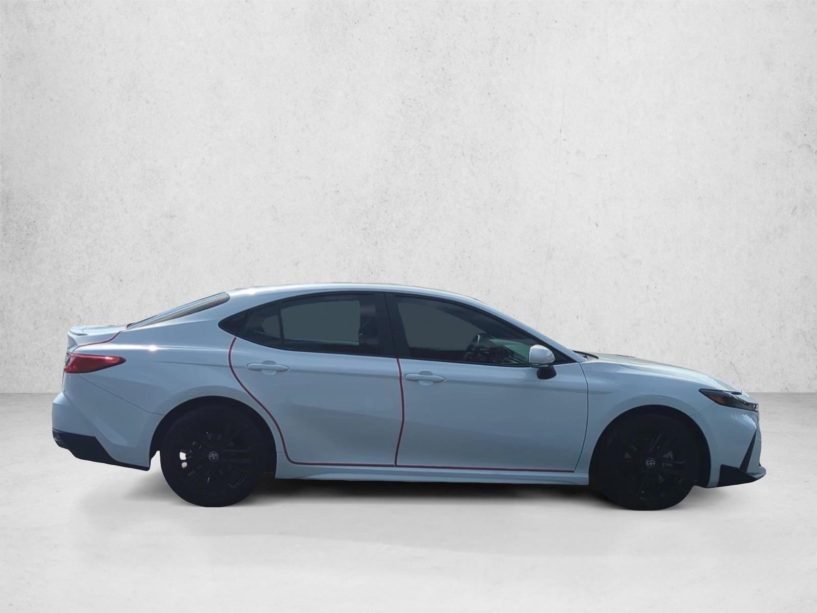 2025 Toyota Camry SE photo 4