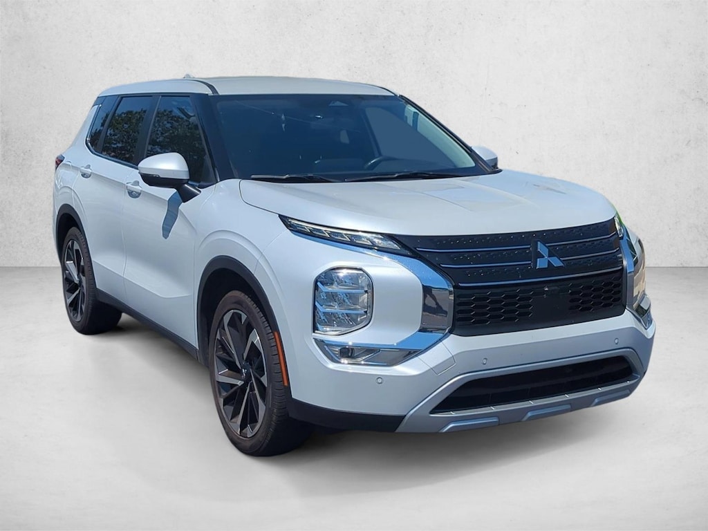 Used 2024 Mitsubishi Outlander SE SUV