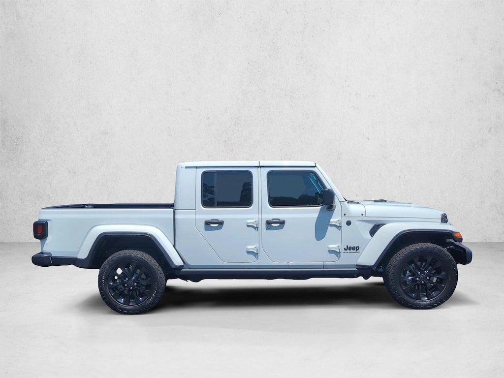 Used 2024 Jeep Gladiator Sport Truck Crew Cab