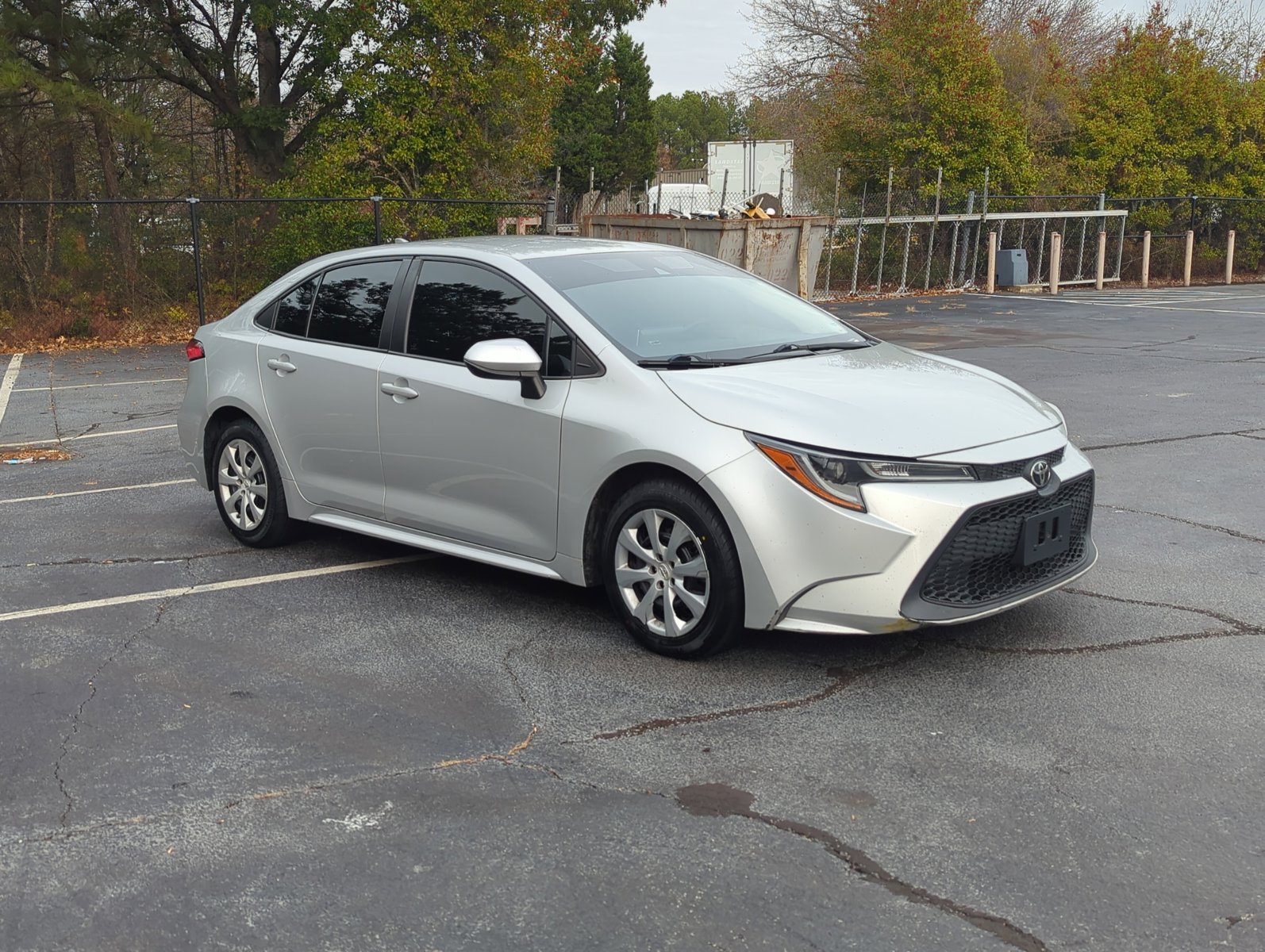 2020 Toyota Corolla LE photo 2