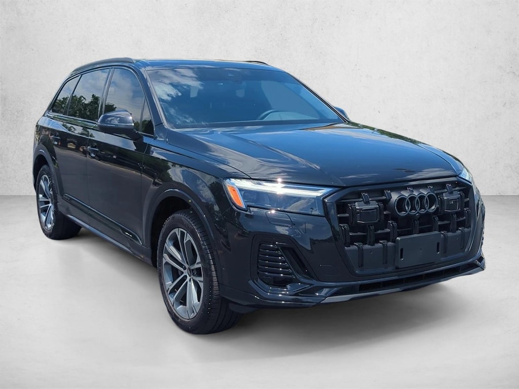 Used 2025 Audi Q7 45 Premium SUV
