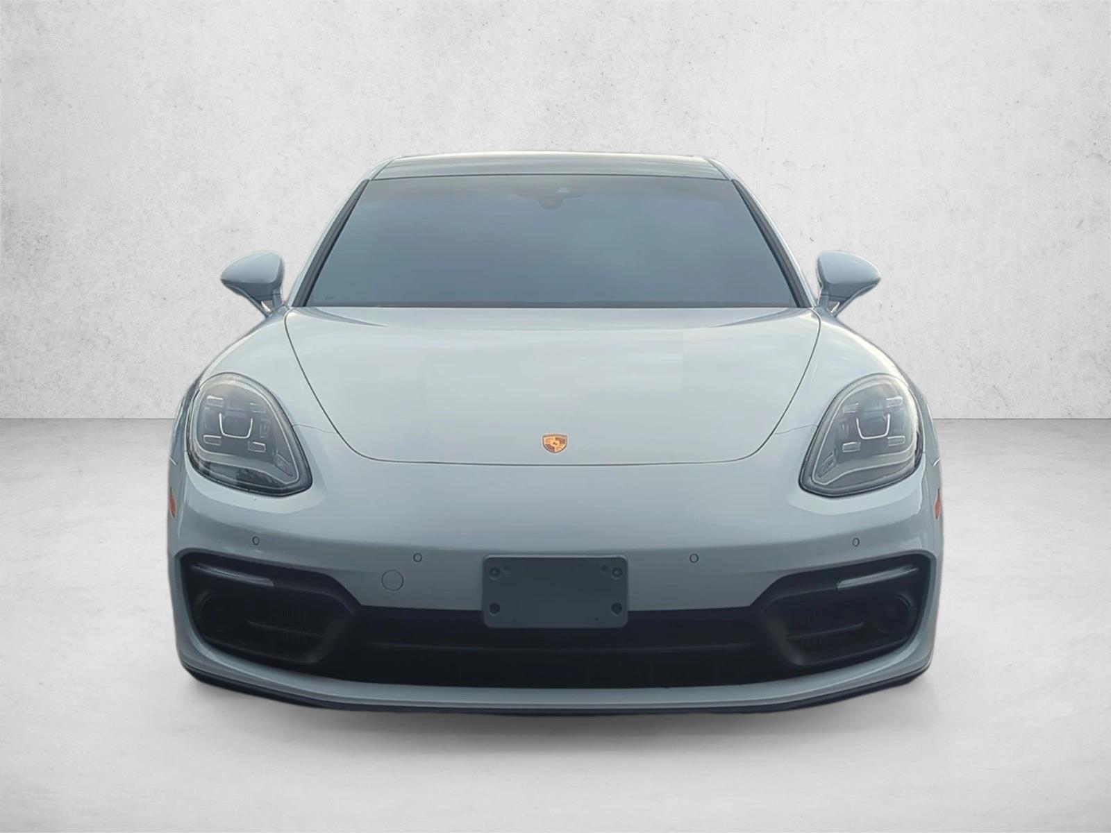 2022 Porsche Panamera 4 photo 2