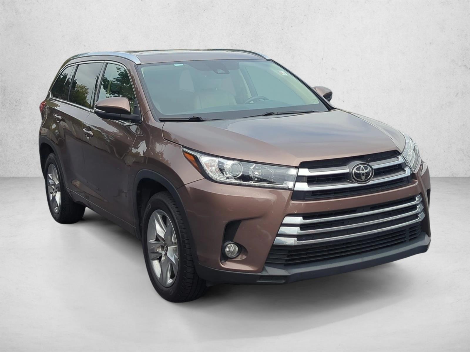 2017 Toyota Highlander Limited photo 3