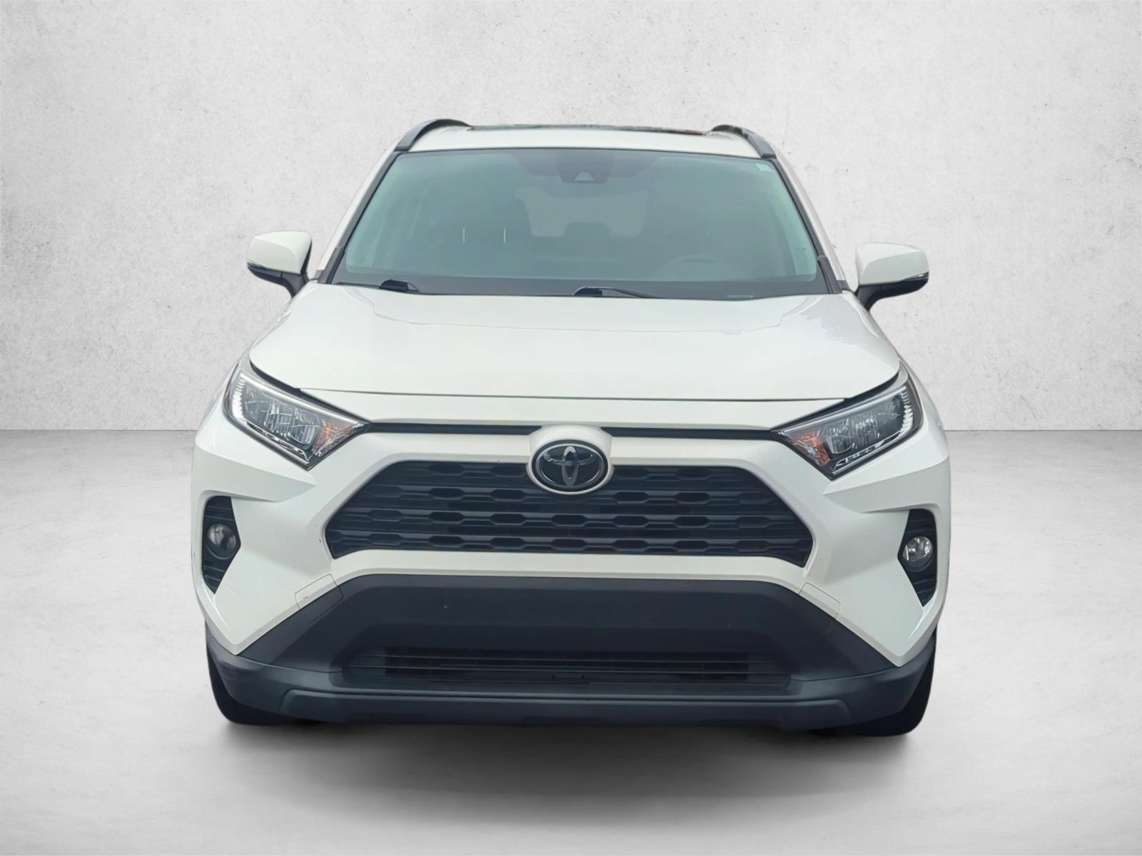 2019 Toyota RAV4 XLE Premium photo 2