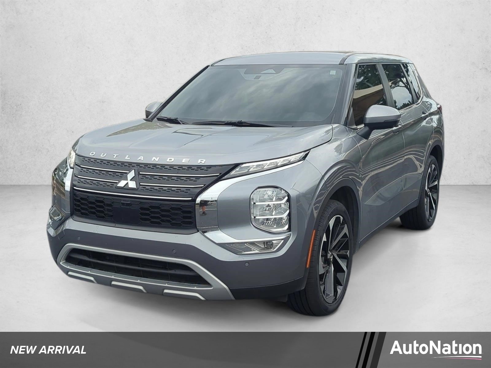 2024 Mitsubishi Outlander SE 2WD's photo