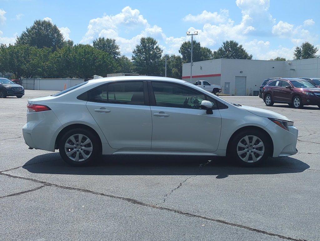 Used 2021 Toyota Corolla LE Sedan