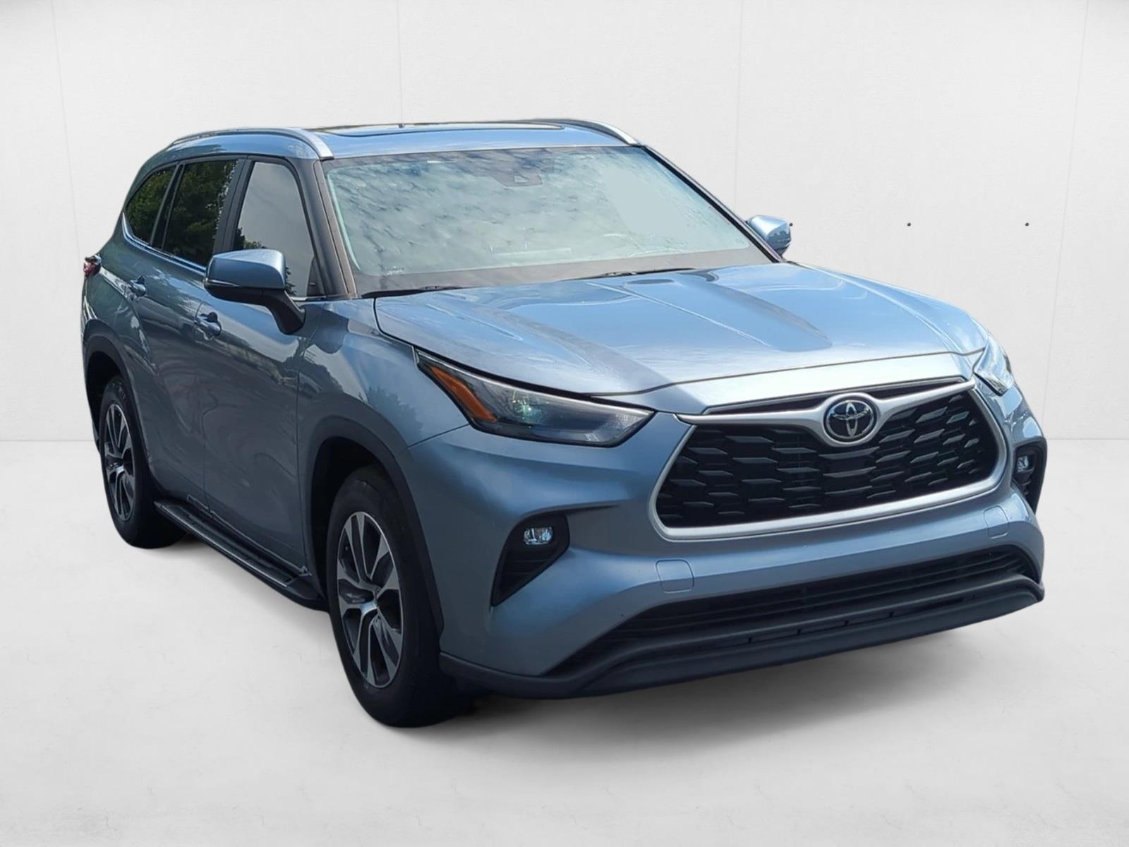 2023 Toyota Highlander XLE photo 3