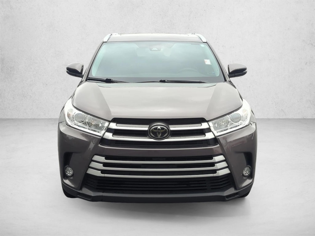 Used 2019 Toyota Highlander XLE V6 SUV