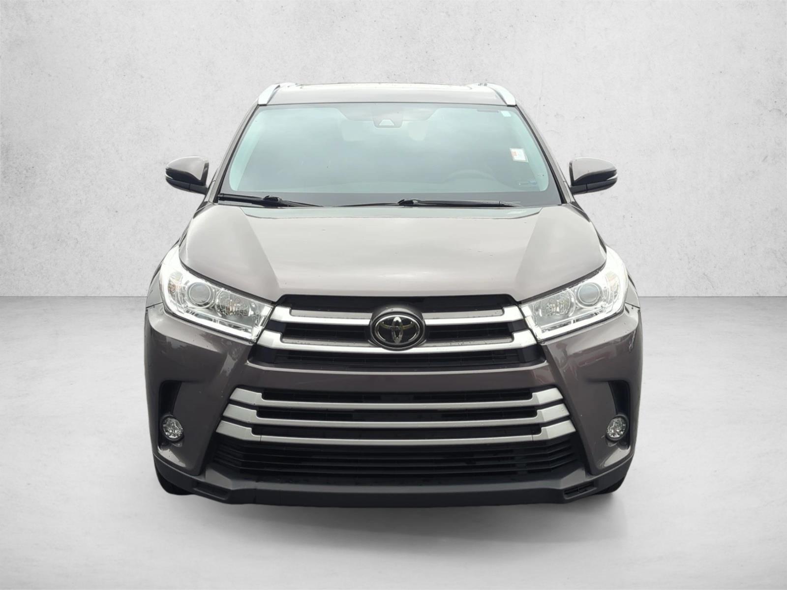 2019 Toyota Highlander XLE photo 2