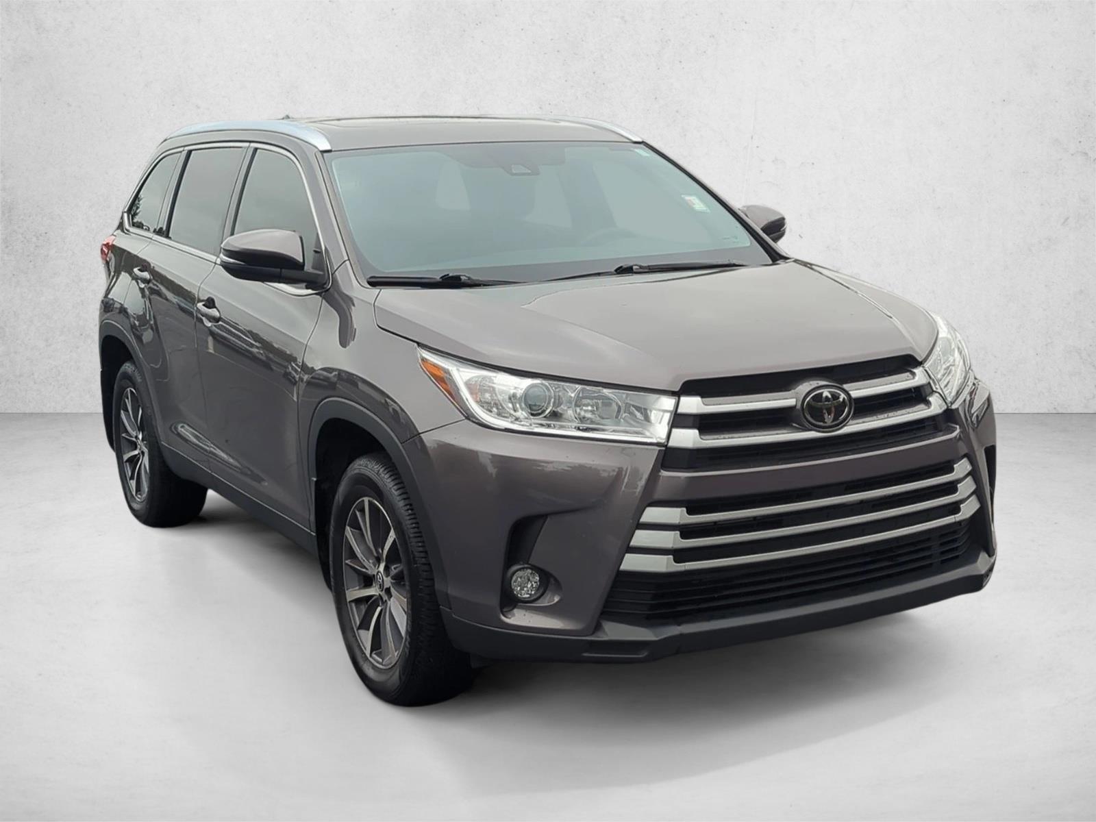 2019 Toyota Highlander XLE photo 3