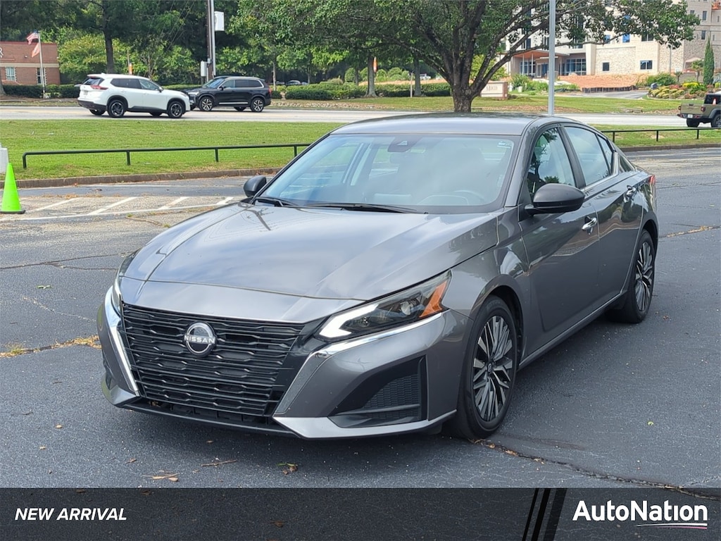 Used 2024 Nissan Altima 2.5 SV Sedan