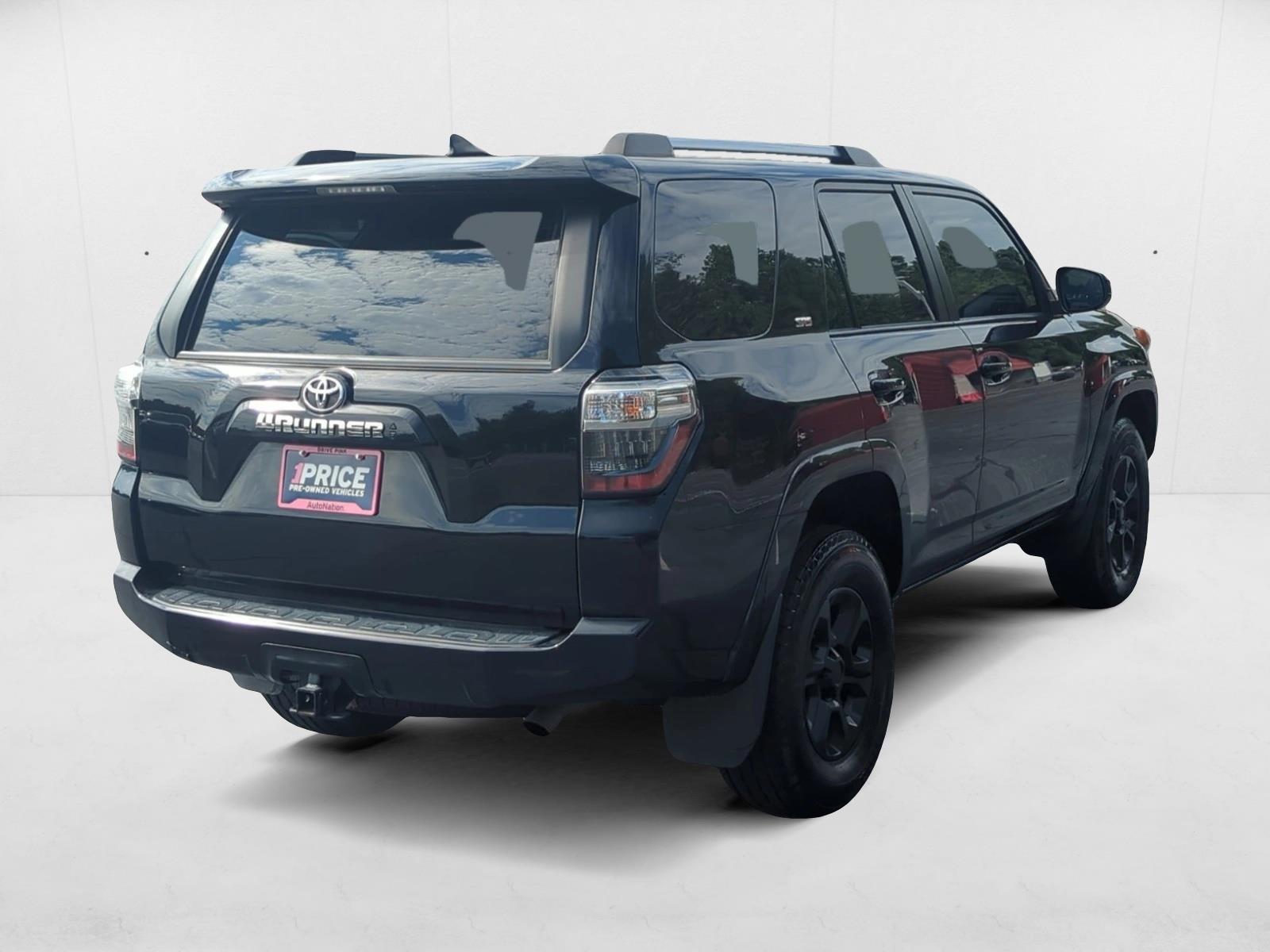 2023 Toyota 4Runner SR5 photo 4
