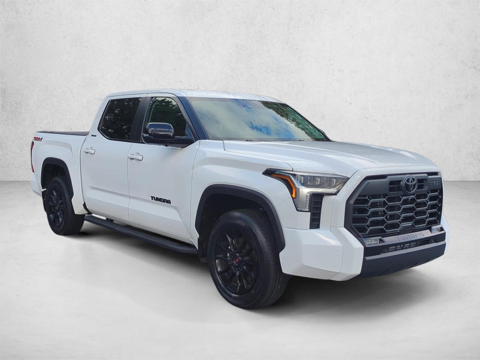 2024 Toyota Tundra Limited CrewMax photo 3