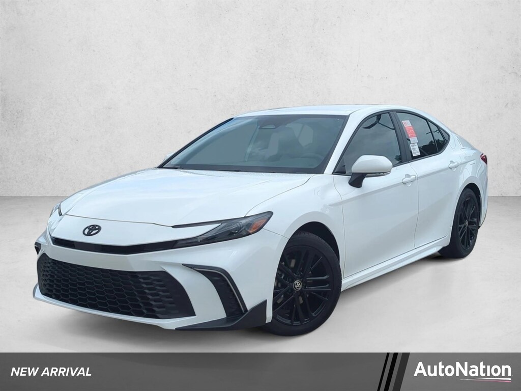 Used 2025 Toyota Camry SE Sedan