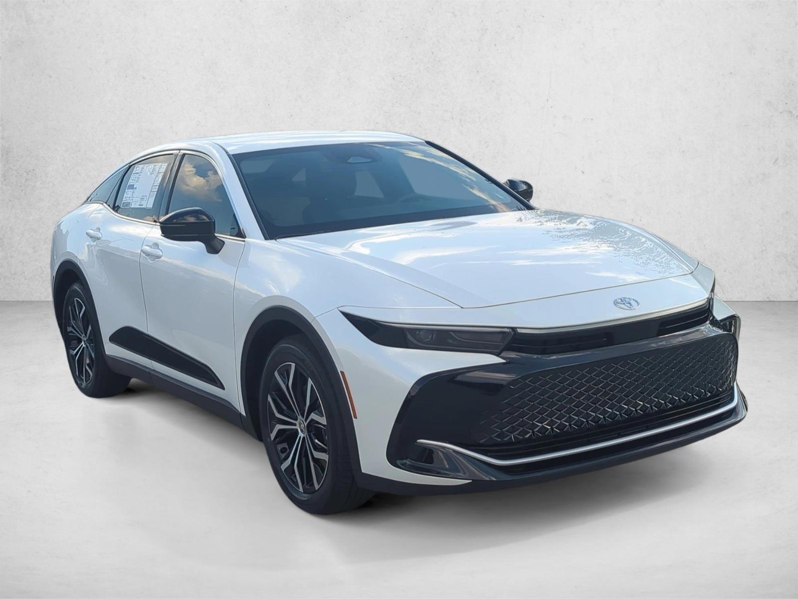 2026 Toyota Crown XLE photo 3