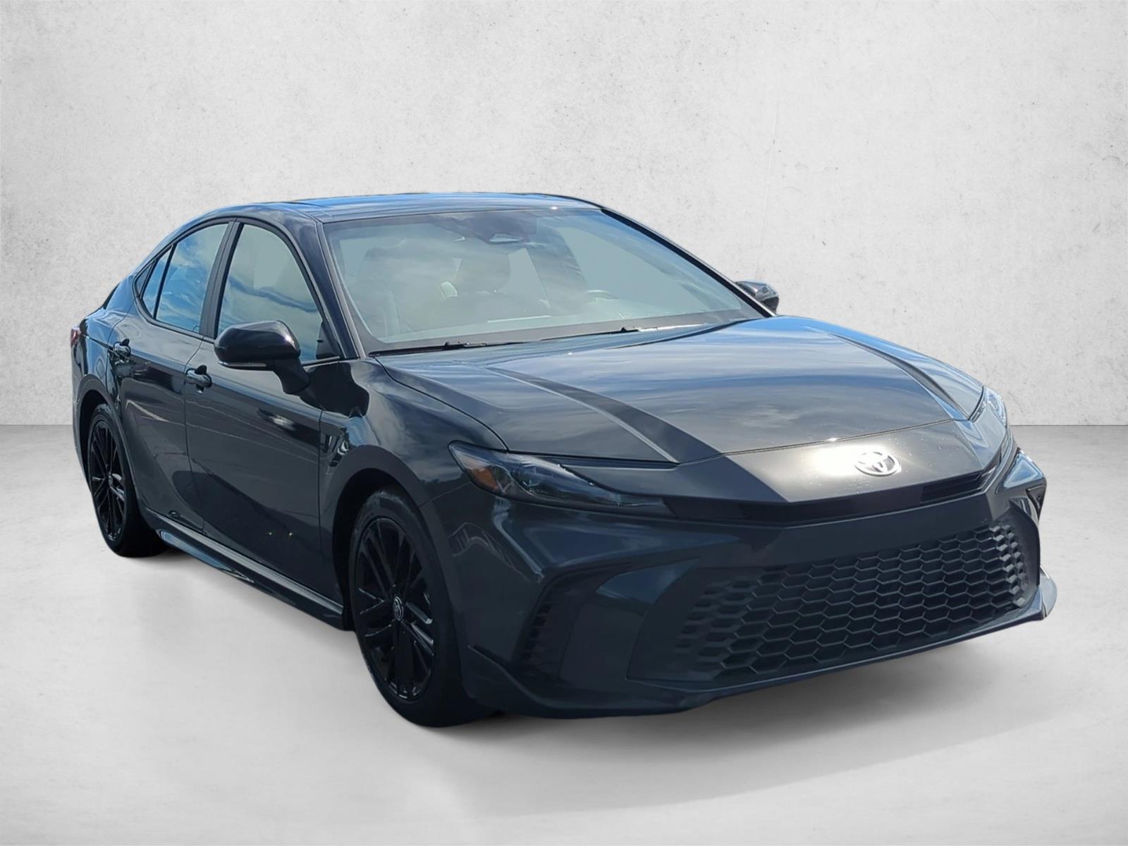2025 Toyota Camry SE photo 3