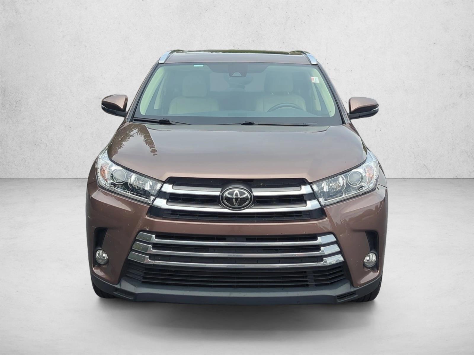 2017 Toyota Highlander Limited photo 2
