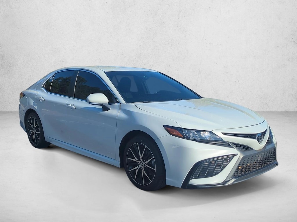 Used 2023 Toyota Camry SE Sedan