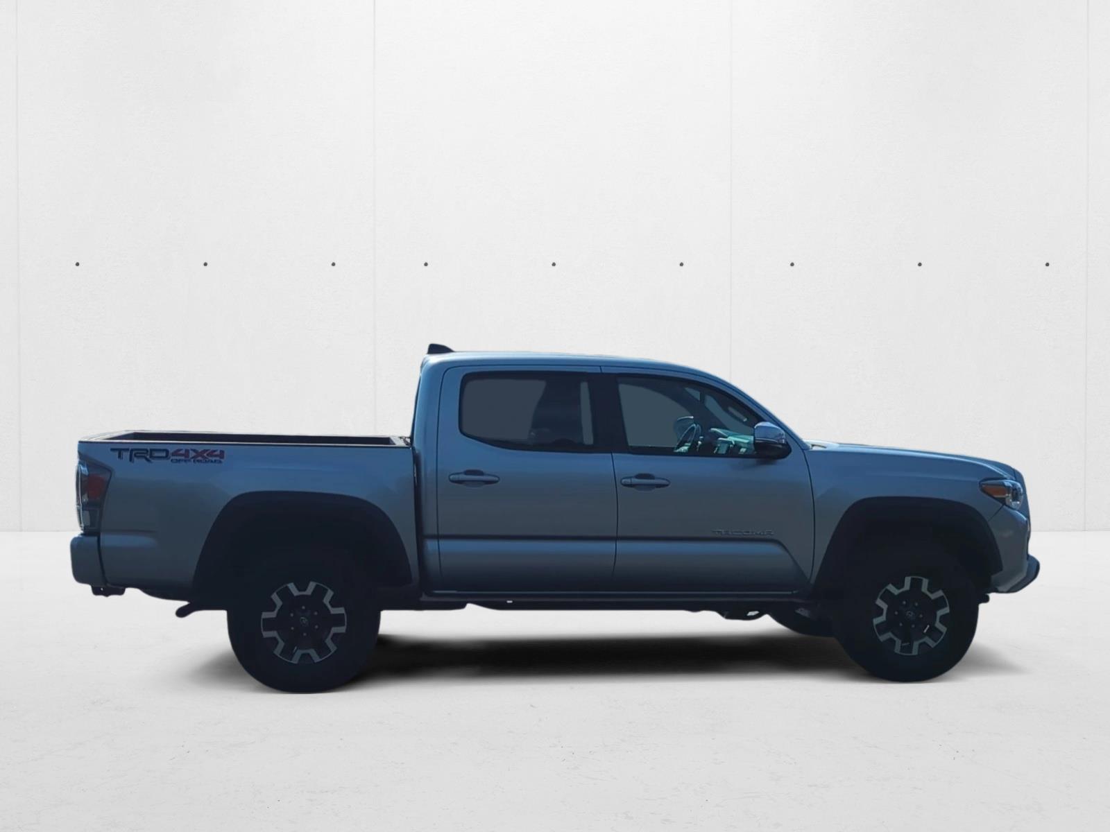 2023 Toyota Tacoma TRD V6 photo 4